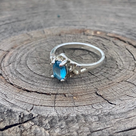 Jewelry - ❣️SOLD❣️Antique Sterling Silver Blue Stone Ring